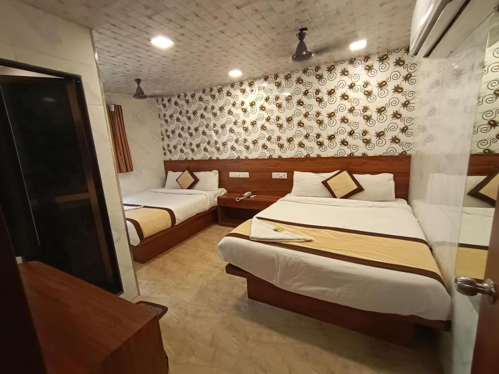 Hotel T-junction Residency Bkc Bombaj