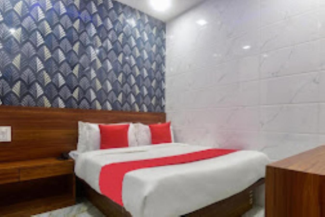 Hotel T-junction Residency Bkc Bombaj